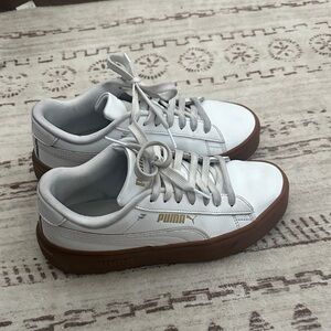 Puma smash platform sneaker